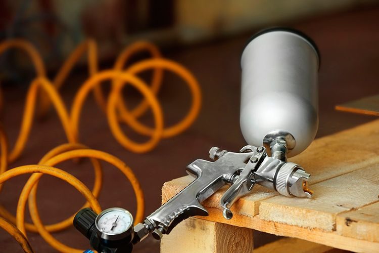 pistola-barnizado-muebles-gijon